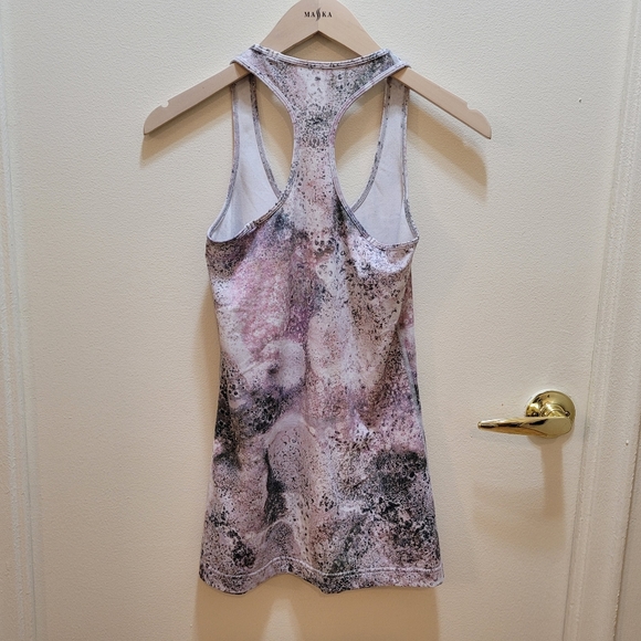 Lululemon tank top - Picture 2 of 6
